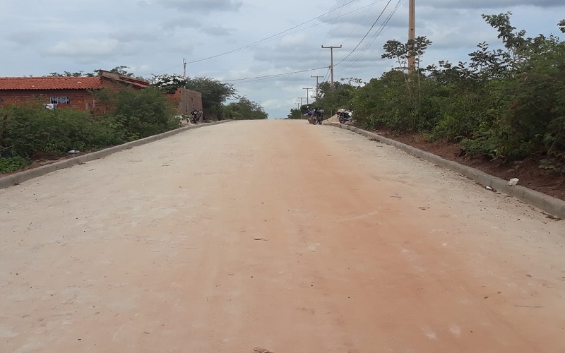 Município atende moradores da Avenida Pedro Ivo com calçamento  - Imagem 7