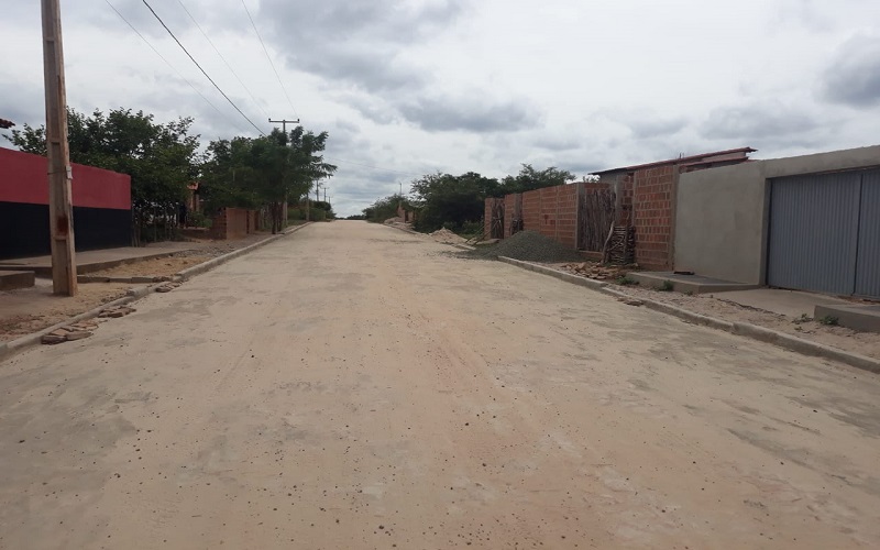 Município atende moradores da Avenida Pedro Ivo com calçamento  - Imagem 3