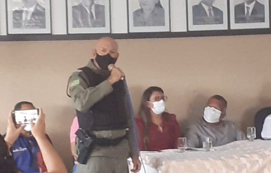 PMPI de Coivaras apreende arma e conduz suspeito à Central de Flagrantes