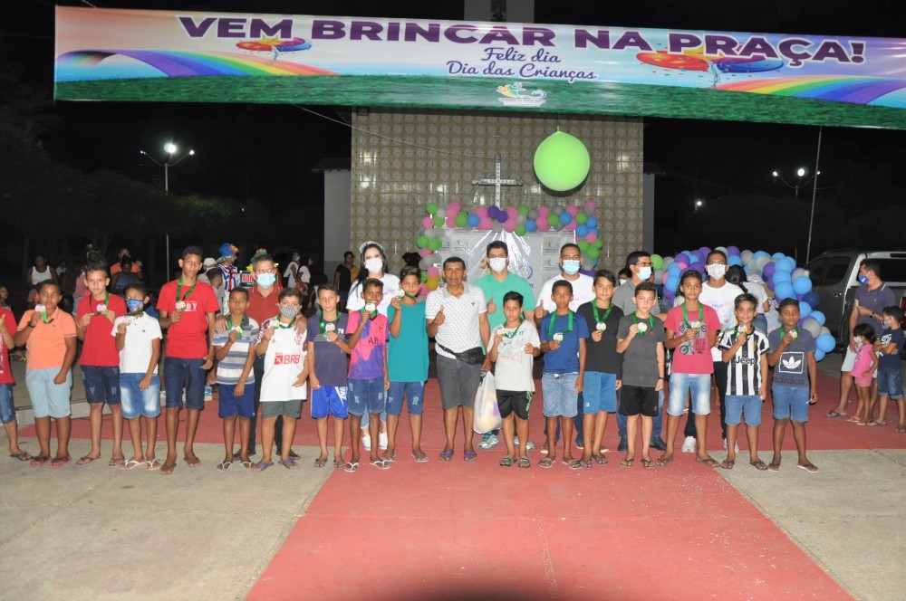 Prefeitura de Hugo Napoleão realiza festa em homenagem às crianças  - Imagem 11