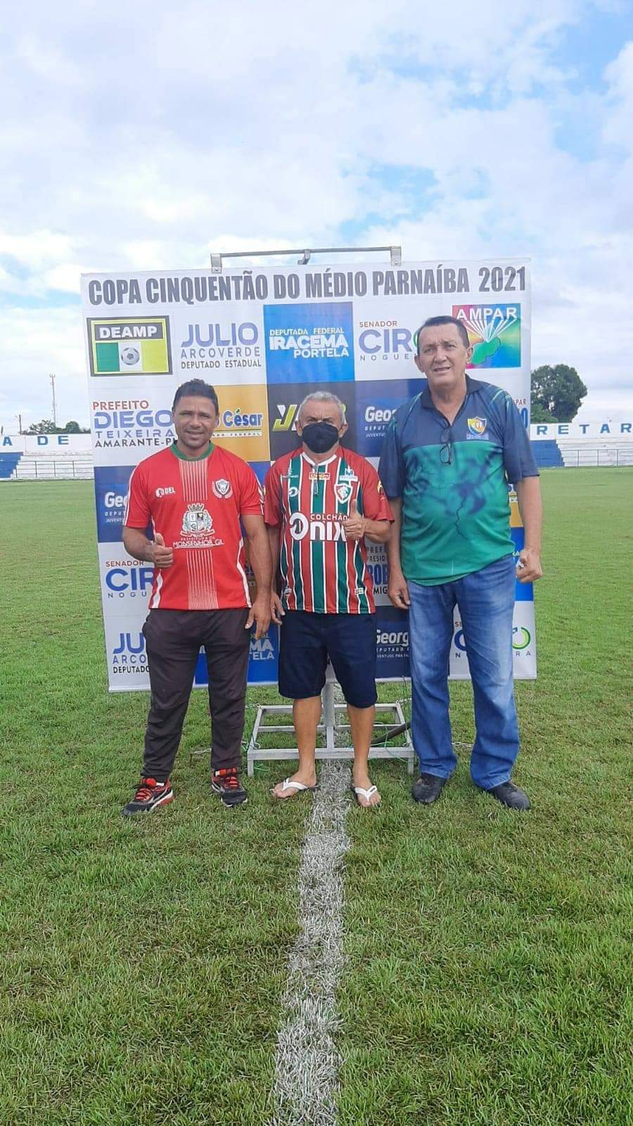Monsenhor Gil na final da Copa de futebol dos jogadores com 50 anos - Imagem 2