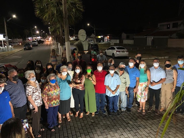 Prefeitura ergue busto em homenagem ao ex-prefeito Antônio de Pádua - Imagem 1