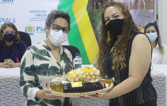 Secretária de Agricultura de Valença participa de curso de Inspeção Animal 