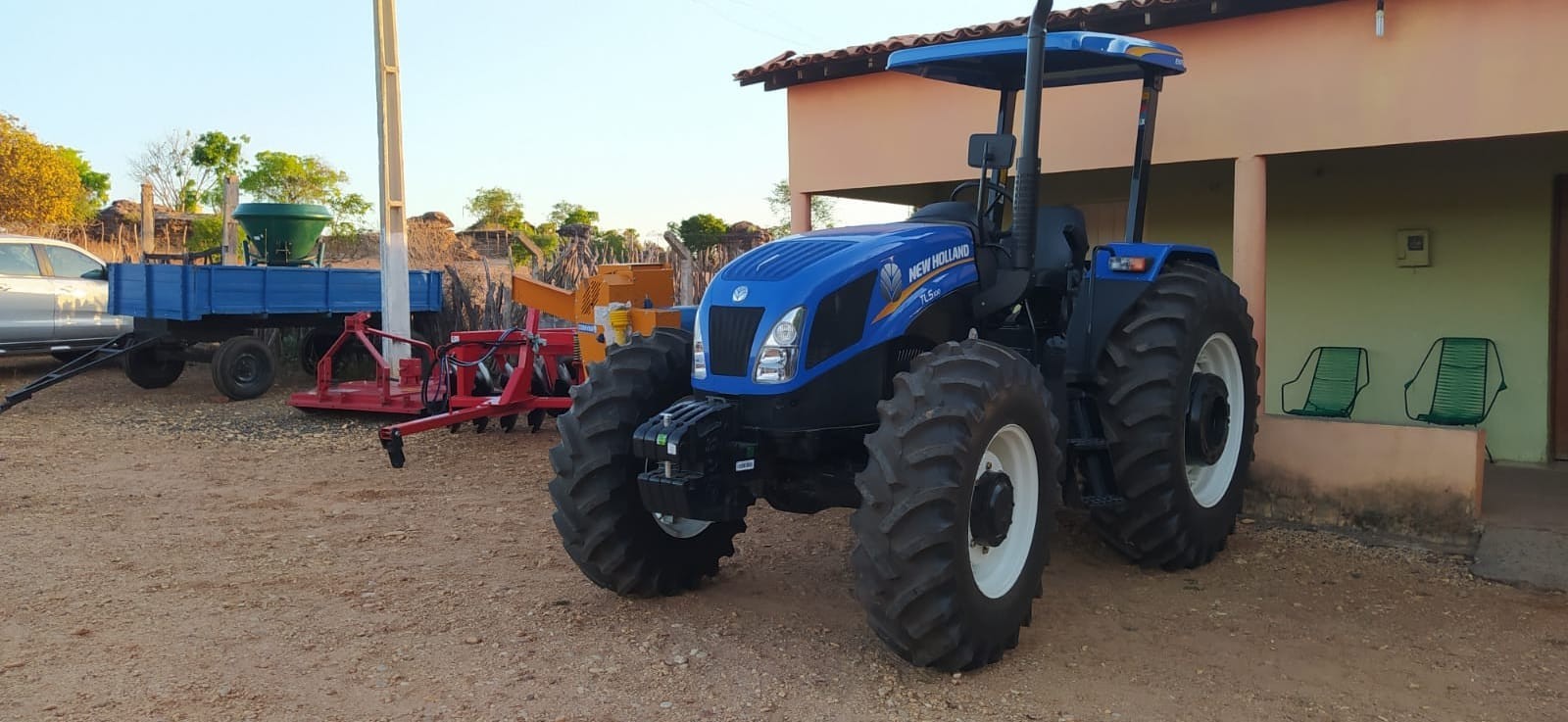 Zé Raimundo entrega máquinas agrícolas na zona rural de Oeiras