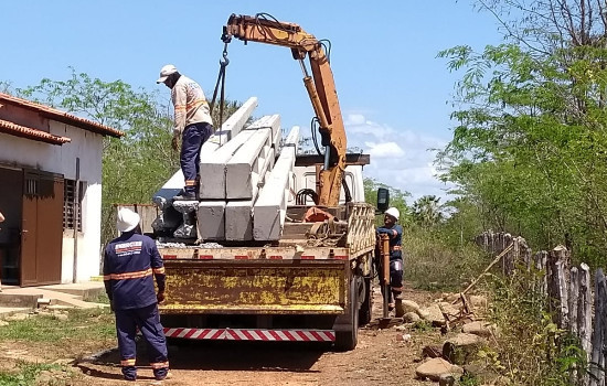 Joaquim Pires: conjunto habitacional ganha instalação de energia elétrica