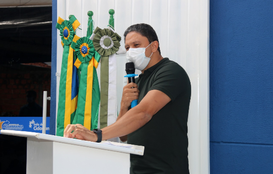 Prefeito Júnior Ribeiro autoriza mudança de nível de professores municipais