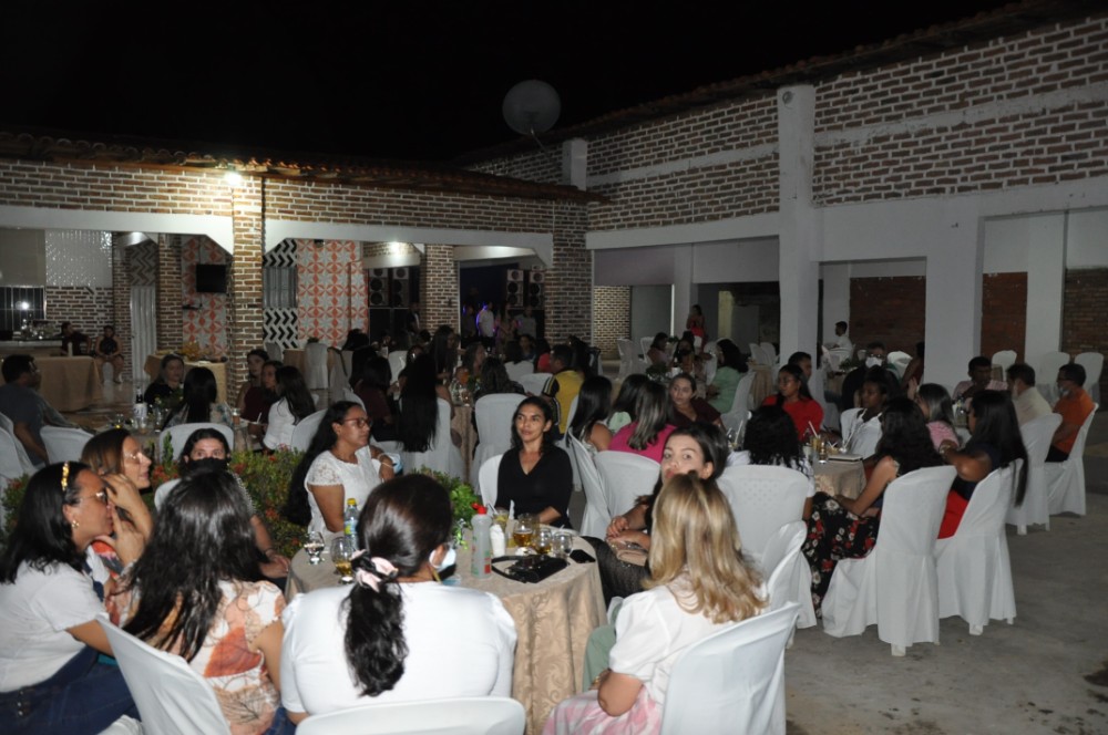 Prefeitura de Hugo Napoleão oferece jantar em homenagem aos professores - Imagem 21