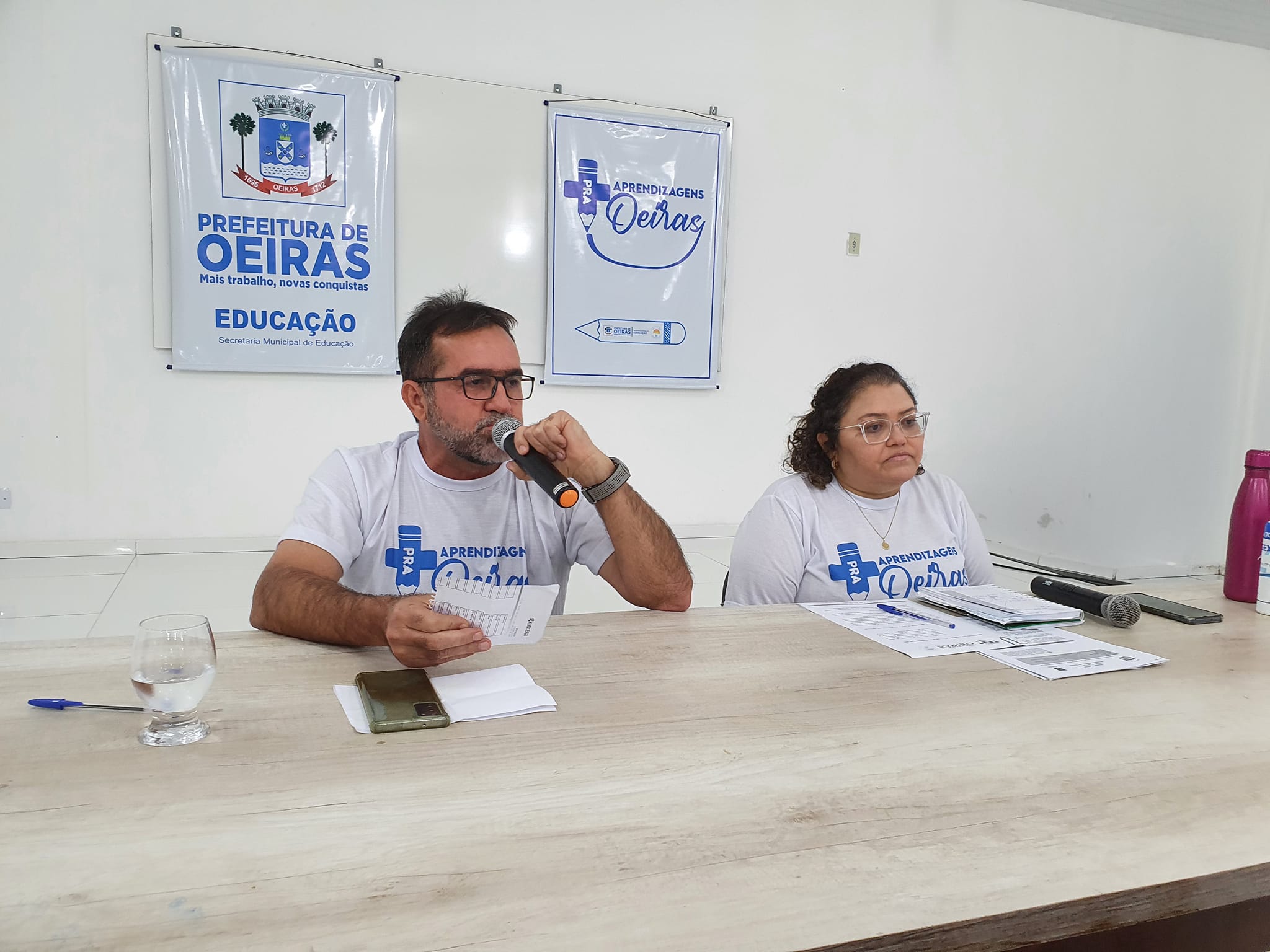 Zé Raimundo anuncia abono de até R$ 25 mil para professores de Oeiras