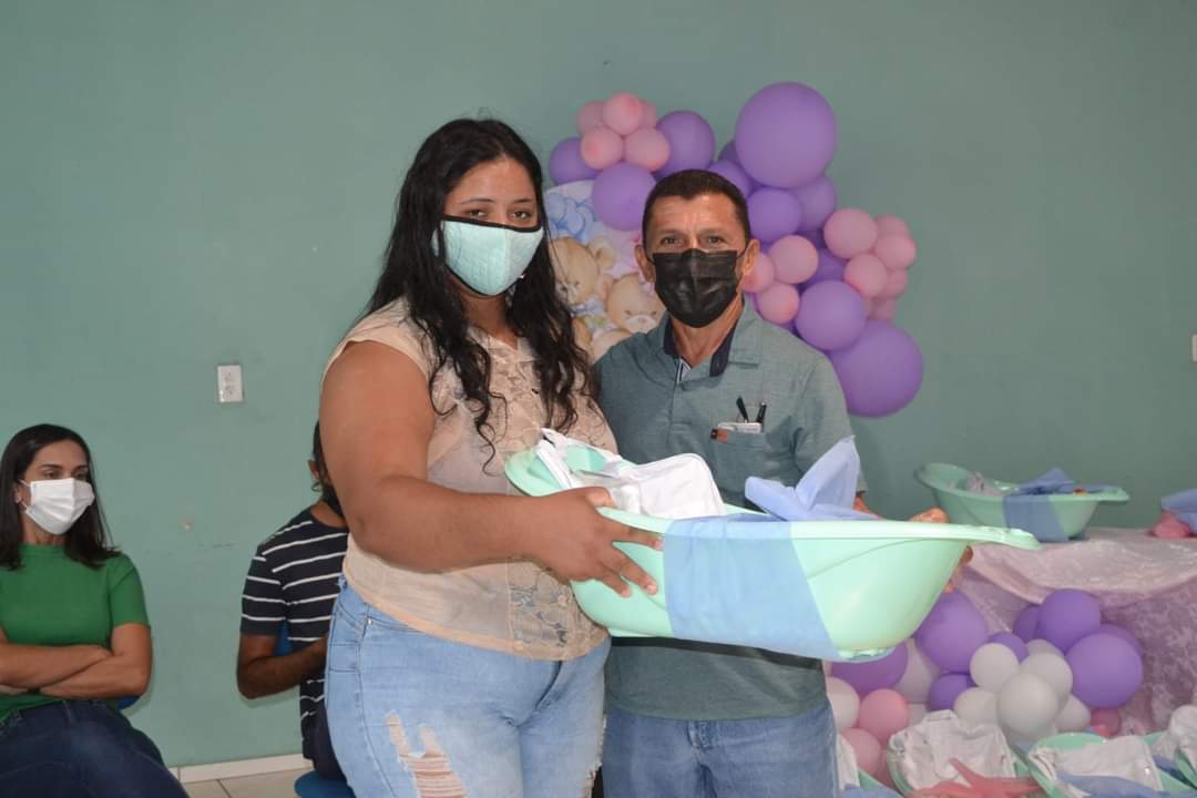 Grávidas de Monsenhor Gil recebem enxovais e cestas básicas  - Imagem 16