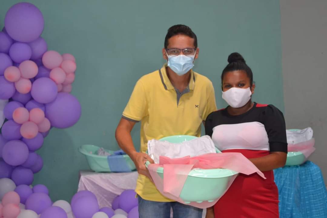 Grávidas de Monsenhor Gil recebem enxovais e cestas básicas  - Imagem 11