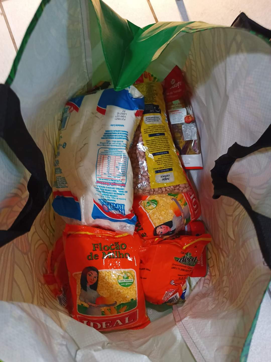 Grávidas de Monsenhor Gil recebem enxovais e cestas básicas  - Imagem 4