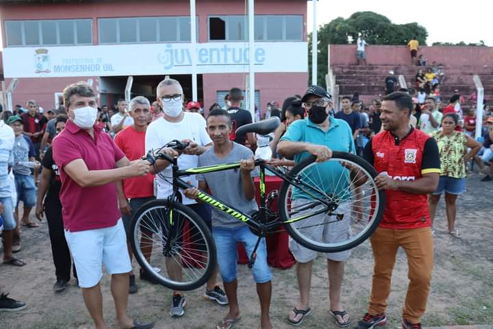 Santa Cruz vence o Campeonato de Futebol de Monsenhor Gil 2021 - Imagem 7