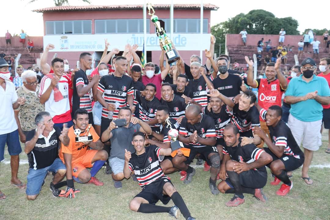 Santa Cruz vence o Campeonato de Futebol de Monsenhor Gil 2021 - Imagem 2