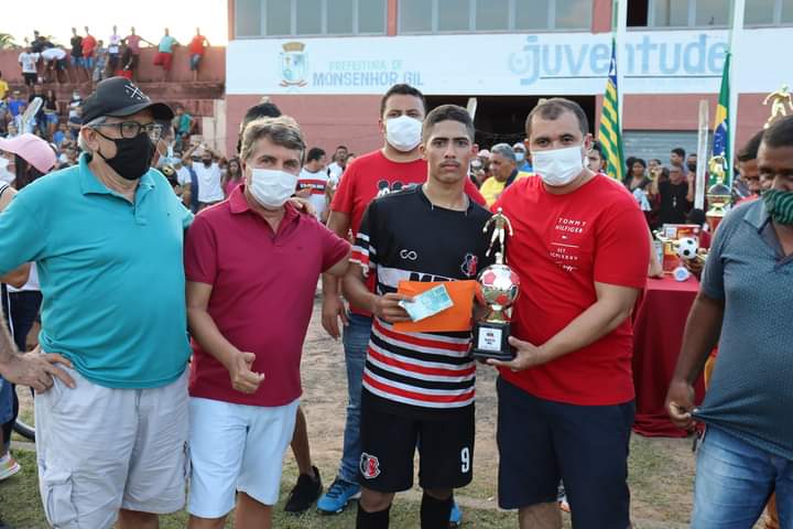 Santa Cruz vence o Campeonato de Futebol de Monsenhor Gil 2021 - Imagem 1