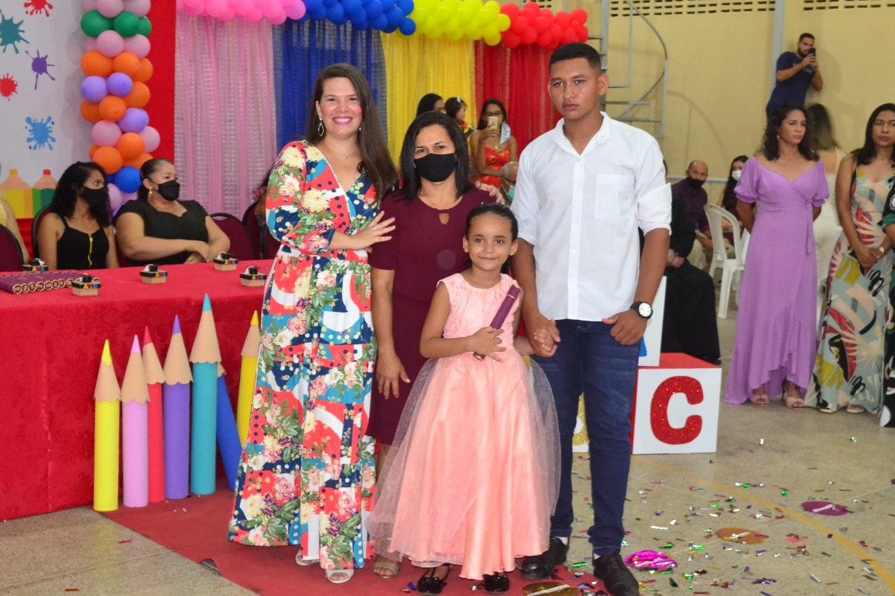 U. E Vó Binoca realiza formatura dos Doutores do ABC - Imagem 18