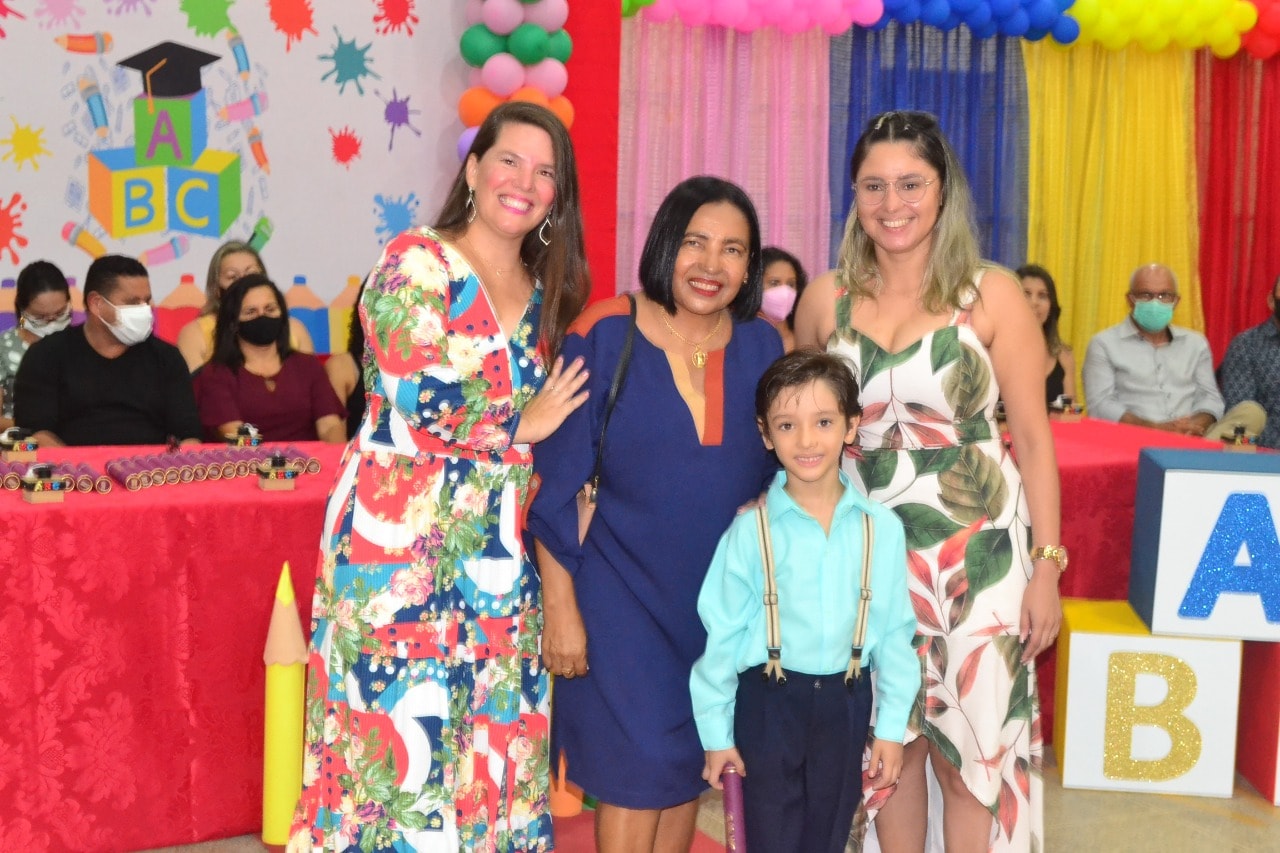 U. E Vó Binoca realiza formatura dos Doutores do ABC - Imagem 36