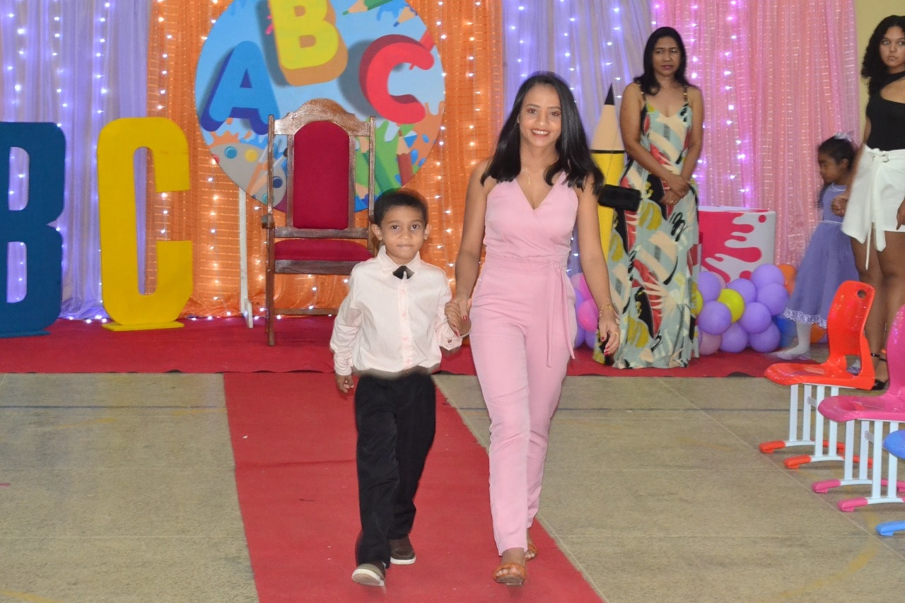 U. E Vó Binoca realiza formatura dos Doutores do ABC - Imagem 30