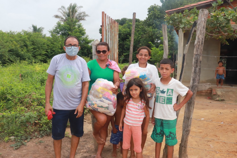 Prefeitura de Lagoinha distribuiu Cestas Básicas para Família Carentes  - Imagem 5