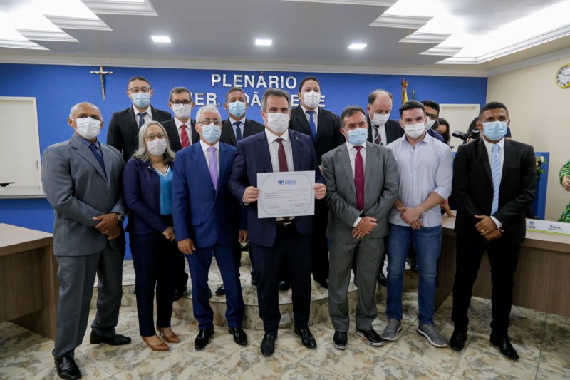 Ciro Nogueira recebe Título de Cidadão Oeirense - Imagem 2