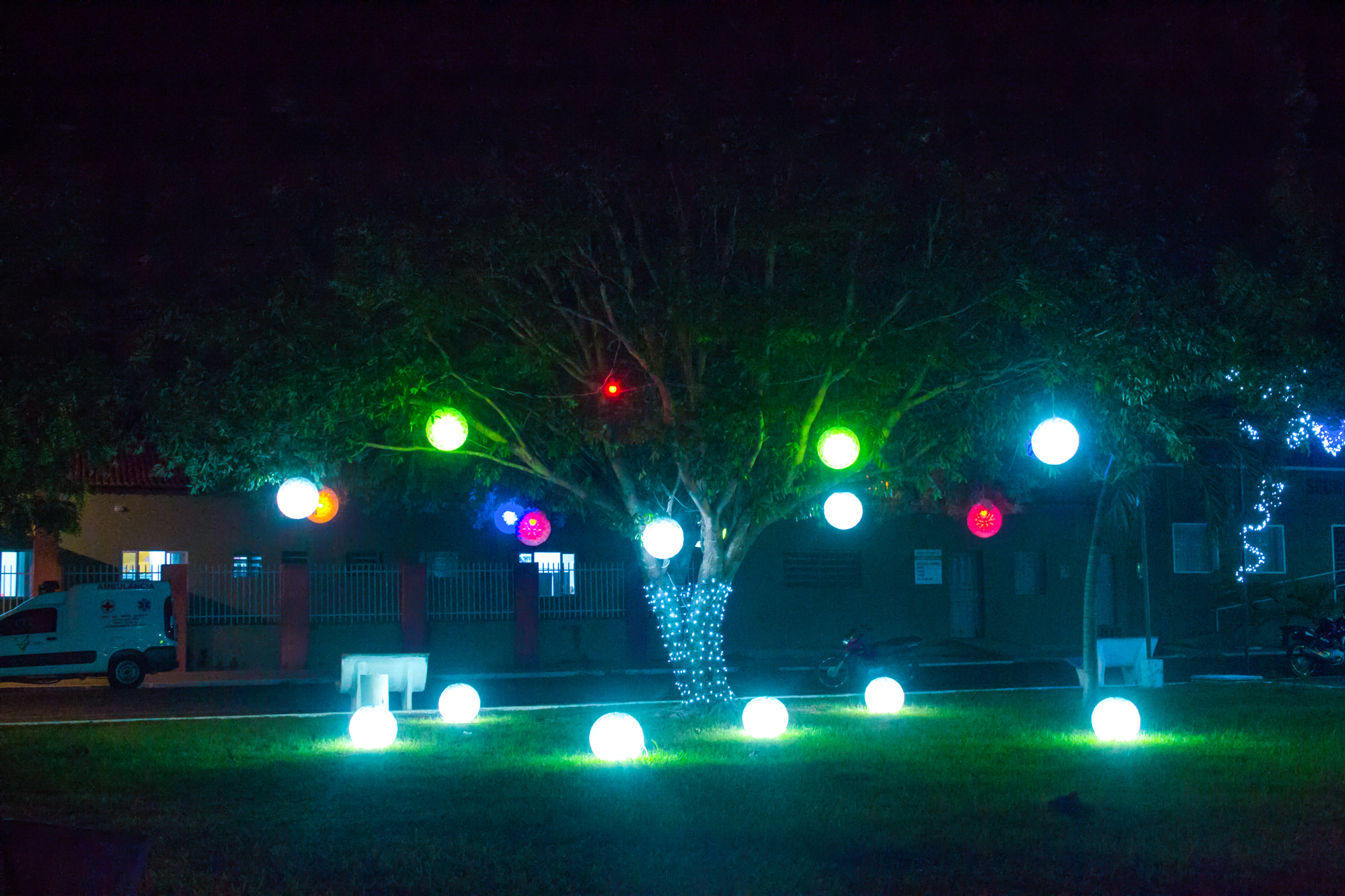 Praça 28 de Dezembro de Joaquim Pires recebe decoração natalina - Imagem 11