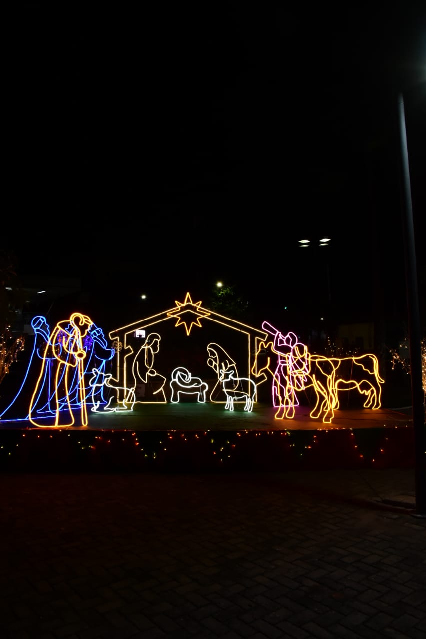 Prefeitura de Floriano ornamenta a cidade para festas de fim de ano