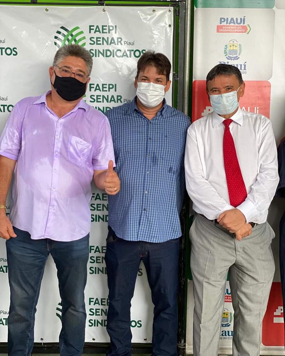 Prefeito de Monsenhor Gil, João Luiz é homenageado na Expoapi 2021 - Imagem 5