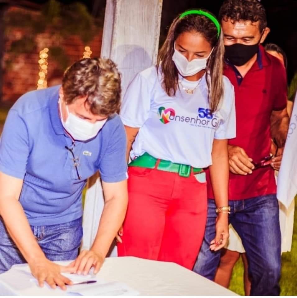 O espírito Natalino chegou em Monsenhor Gil. Prefeito entrega iluminação - Imagem 28