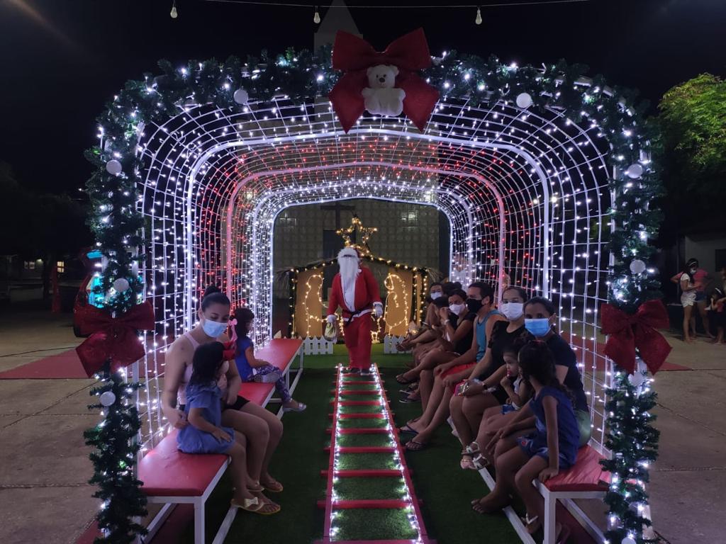 Prefeitura de Hugo Napoleão inaugura projeto 'Natal Luz' - Imagem 1