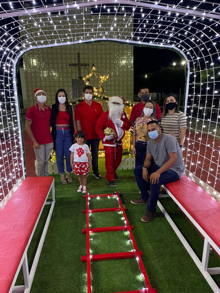 Prefeitura de Hugo Napoleão inaugura projeto 'Natal Luz' - Imagem 10