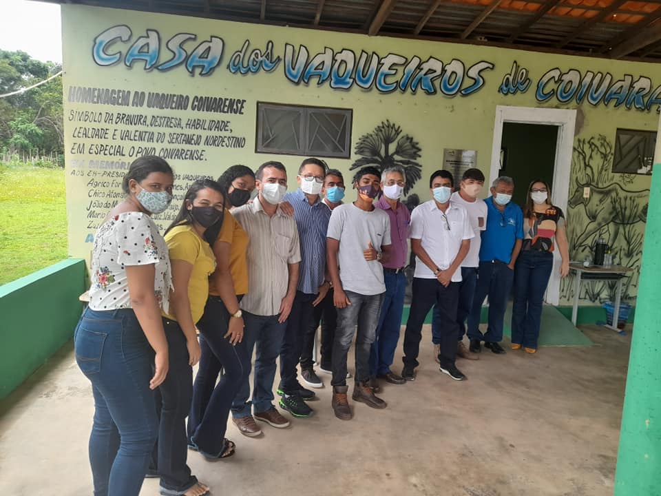 EDUCAÇÃO de COIVARAS: Prefeito Marcelino Almeida faz entrega de Certificados de Cursos Técnico, de Aperfeiçoamento profissional e Chips de acesso às Aulas Remotas da Seduc-PI - Imagem 1