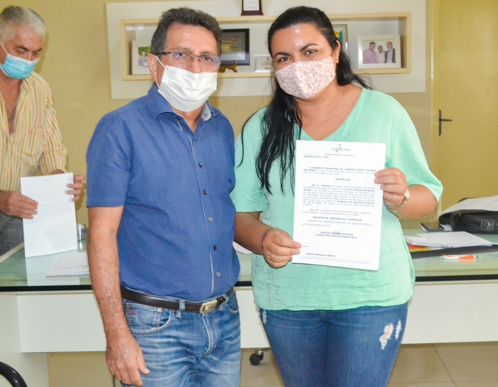 Prefeito Genival Bezerra empossa sete novos professores para Rede Municipal de Ensino - Imagem 8