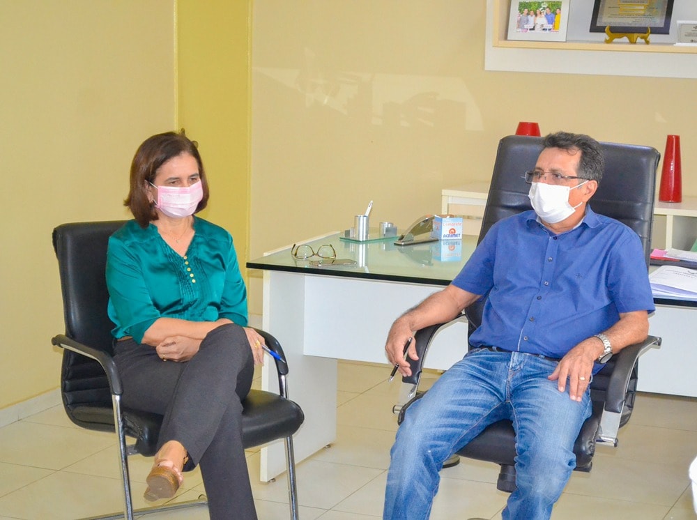 Prefeito Genival Bezerra empossa sete novos professores para Rede Municipal de Ensino - Imagem 12