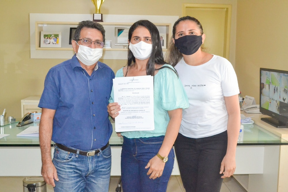 Prefeito Genival Bezerra empossa sete novos professores para Rede Municipal de Ensino - Imagem 1