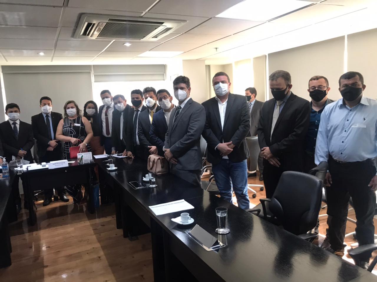 Prefeito João Luiz busca melhorias para Monsenhor Gil em Brasília, mas já temos obras em execução na parte da mobilidade urbana - Imagem 9