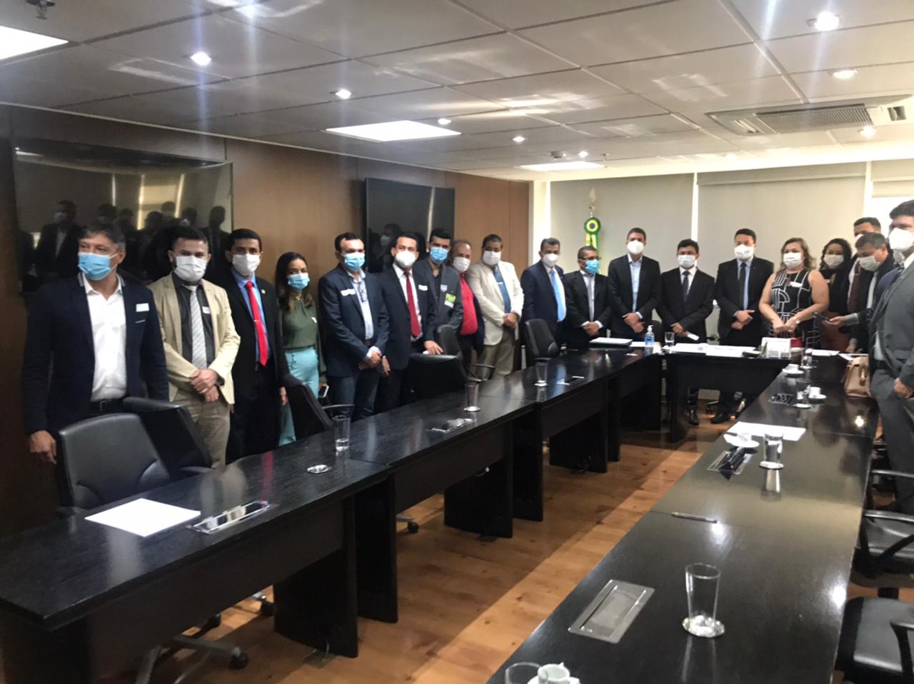 Prefeito João Luiz busca melhorias para Monsenhor Gil em Brasília, mas já temos obras em execução na parte da mobilidade urbana - Imagem 8