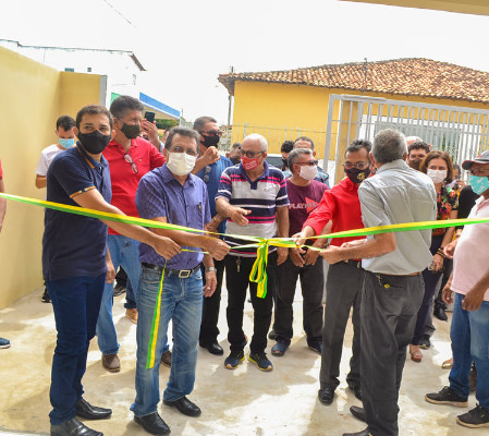 Prefeito Genival Bezerra inaugura sede da SMARH e SMA
