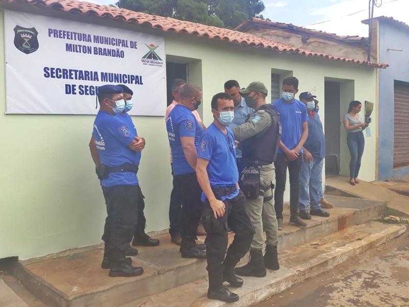 Milton Brandão: Prefeito Evangelista Resende, cria, equipa e entrega Secretaria Municipal de Segurança a população  - Imagem 19