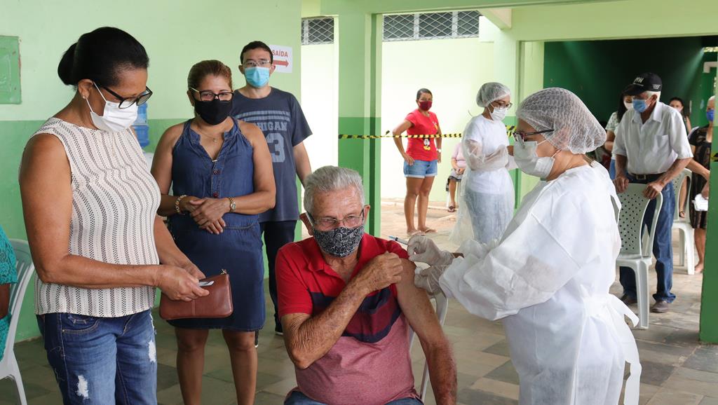 Valença do Piaui avança com vacinação de idosos entre 75 e 79 anos - Imagem 21