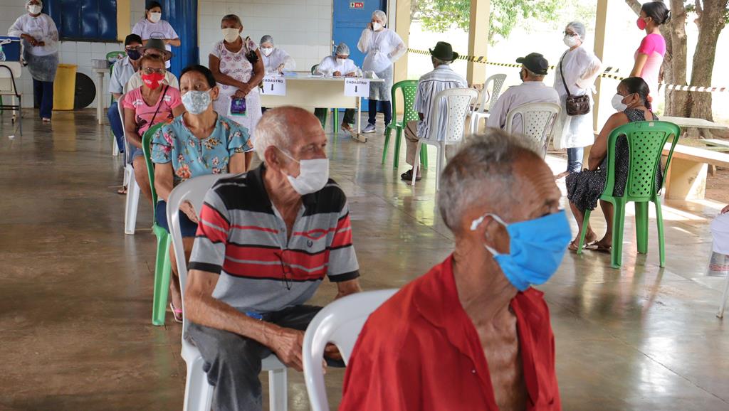 Valença do Piaui avança com vacinação de idosos entre 75 e 79 anos - Imagem 40