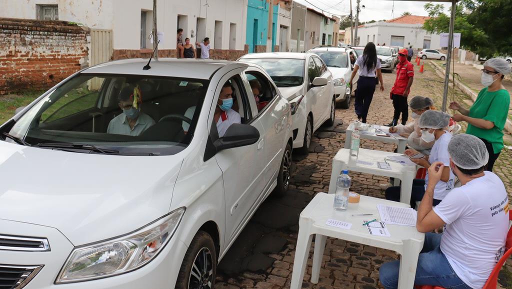 Valença do Piaui avança com vacinação de idosos entre 75 e 79 anos - Imagem 8