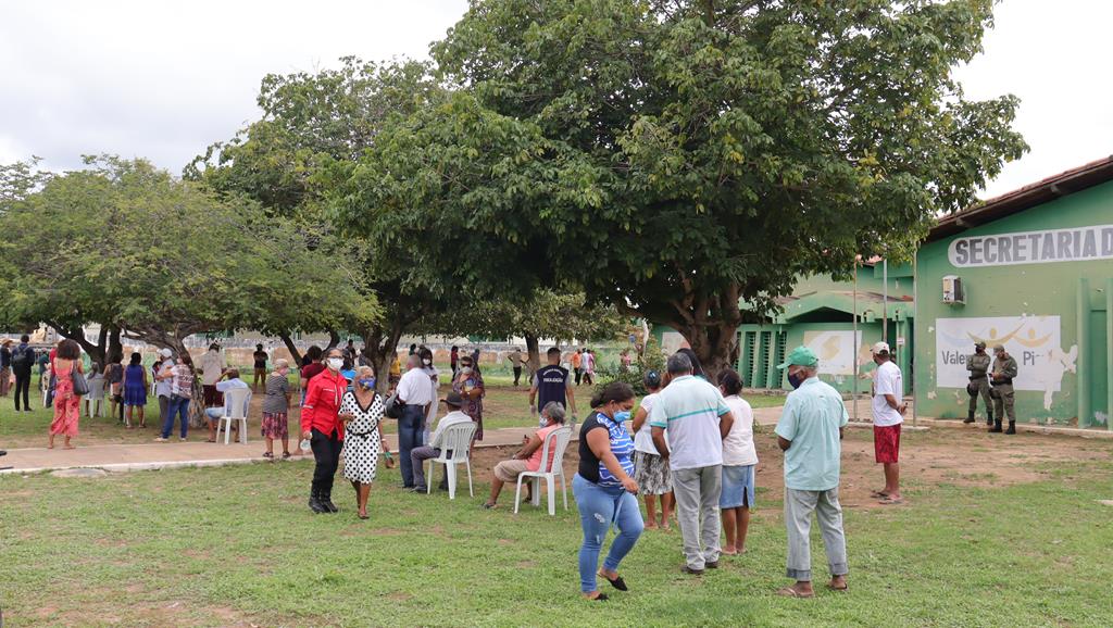 Valença do Piaui avança com vacinação de idosos entre 75 e 79 anos - Imagem 23