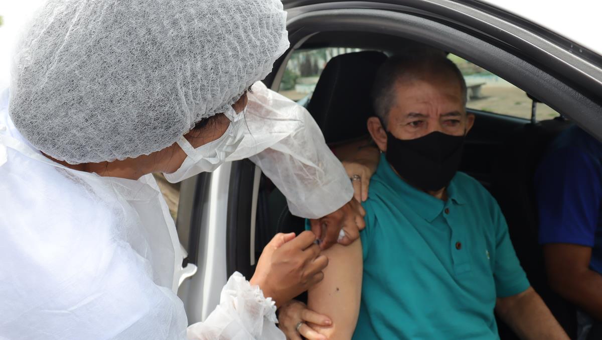 Idosos de 70 e 74 anos são vacinados na cidade e interior de Valença - Imagem 26