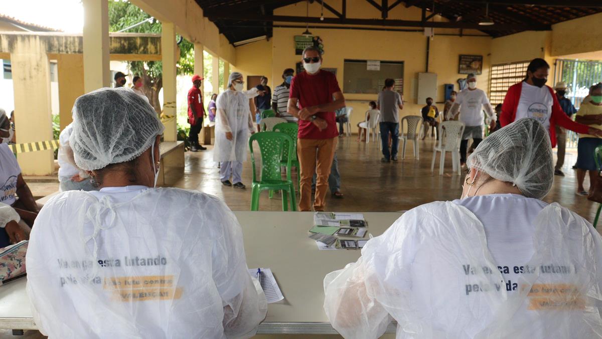 Idosos de 70 e 74 anos são vacinados na cidade e interior de Valença - Imagem 4