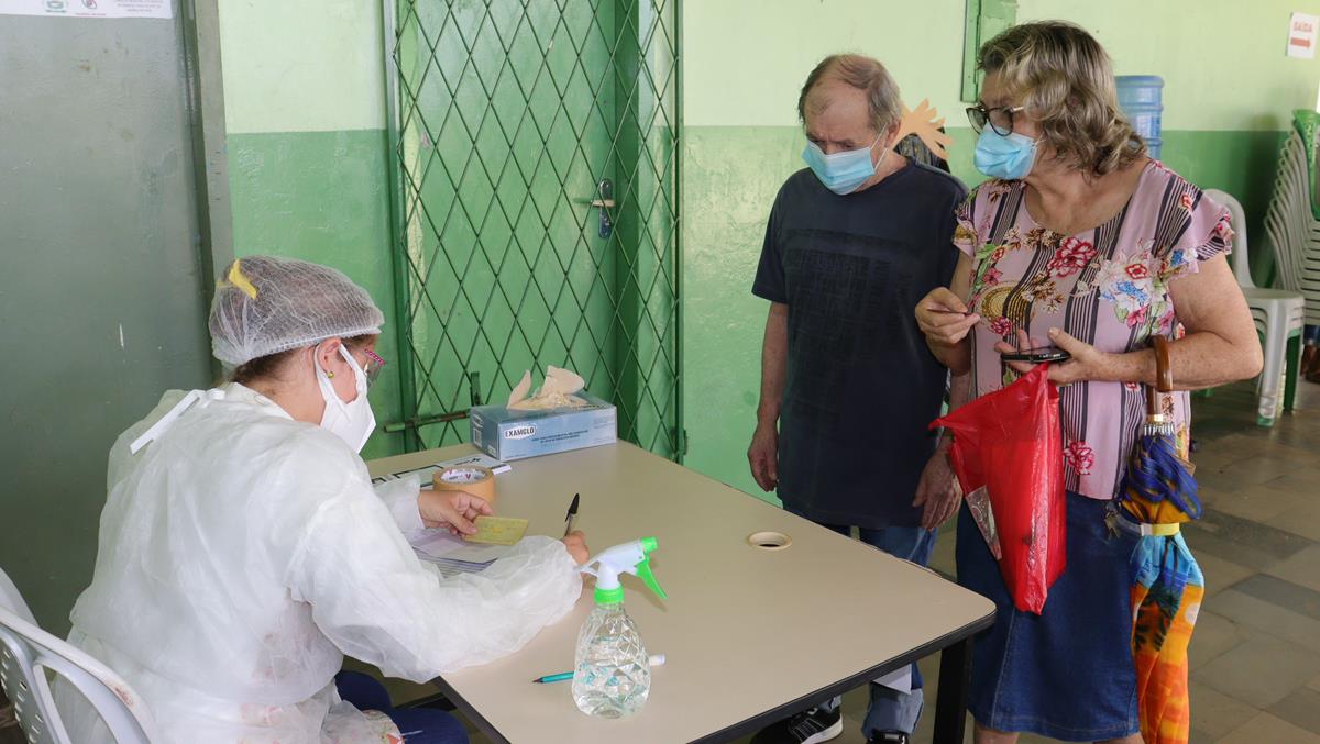 Idosos de 70 e 74 anos são vacinados na cidade e interior de Valença - Imagem 17
