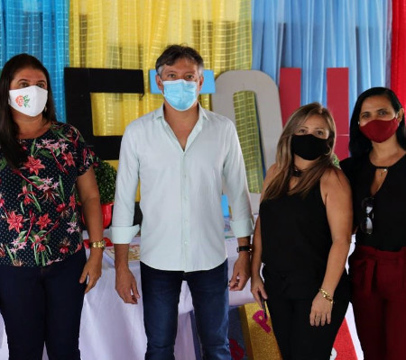 Prefeitura de Valença entrega livros para a Educação Infantil