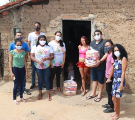 Prefeitura de Agricolândia distribui cestas básicas para famílias