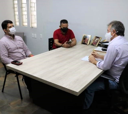 Merlong Solano destina R$ 800 mil em emenda para Hugo Napoleão