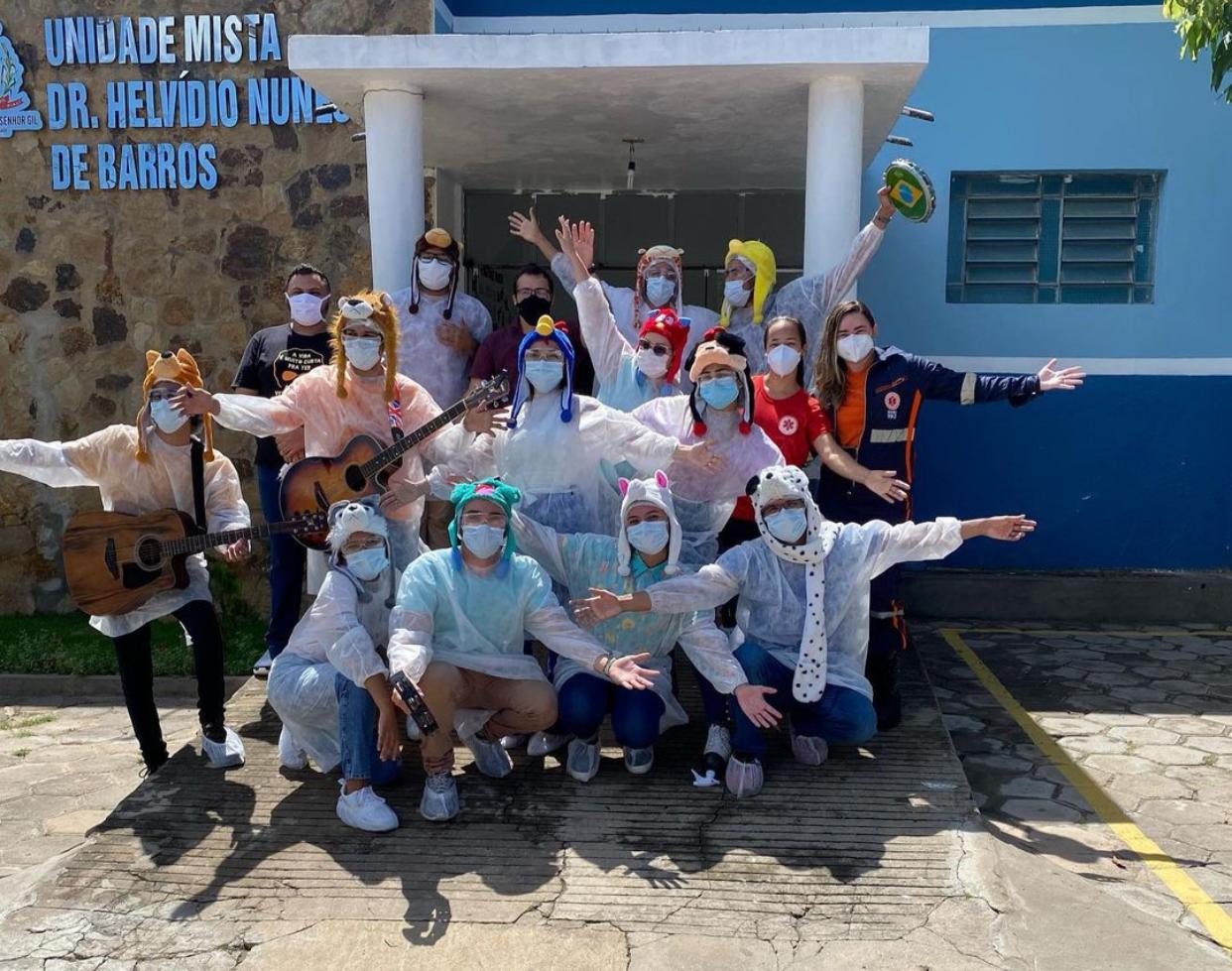 Hospital de Monsenhor Gil recebe Grupo Clowns, um momento de descontração - Imagem 4
