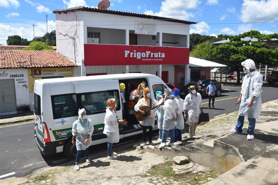 Hospital de Monsenhor Gil recebe Grupo Clowns, um momento de descontração - Imagem 16