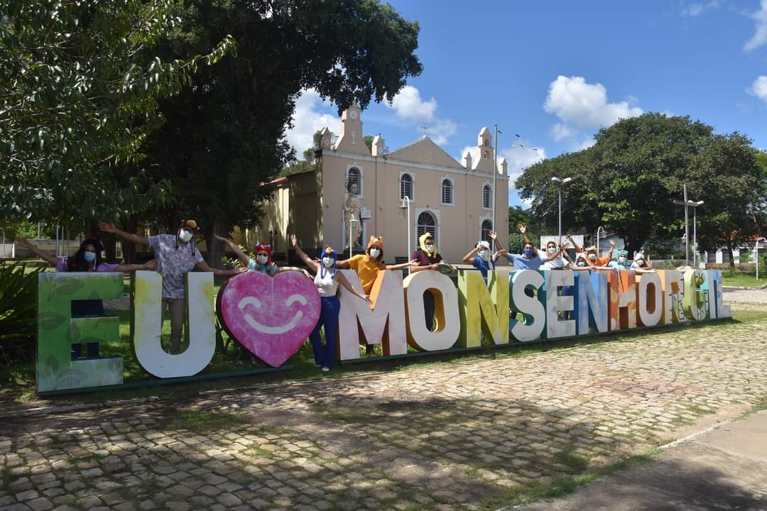 Hospital de Monsenhor Gil recebe Grupo Clowns, um momento de descontração - Imagem 13